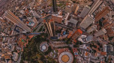 En Bogotá, el censo electoral para estas elecciones de marzo de 2026 asciende a 6.101.479 ciudadanos habilitados, lo que representa aproximadamente el 14 % del potencial nacional. La capital cuenta [&hellip;]