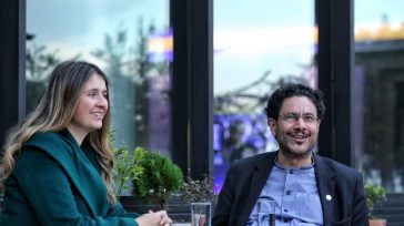 Los candidatos presidenciales, Paloma Valencia e Iván Cepeda. «DOBLE RASERO»  Sectores de derecha cuestionan que el senador Iván Cepeda mantenga su curul mientras adelanta su campaña presidencial, calificando su permanencia [&hellip;]