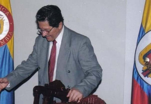 La solidaridad emerge como la luz que aligera el tránsito vital. Cuando esta aflora, incita al sujeto a recorrer el camino en amparo de sus congéneres para alcanzar avances colectivos [&hellip;]