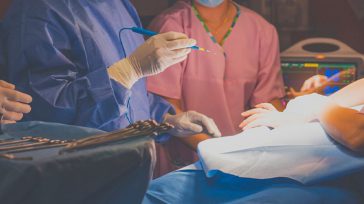 El electrocauterio Robin Prieto La historia del electrocauterio constituye un capítulo fundamental en la evolución de la cirugía moderna al representar la transición desde métodos rudimentarios de control del sangrado [&hellip;]