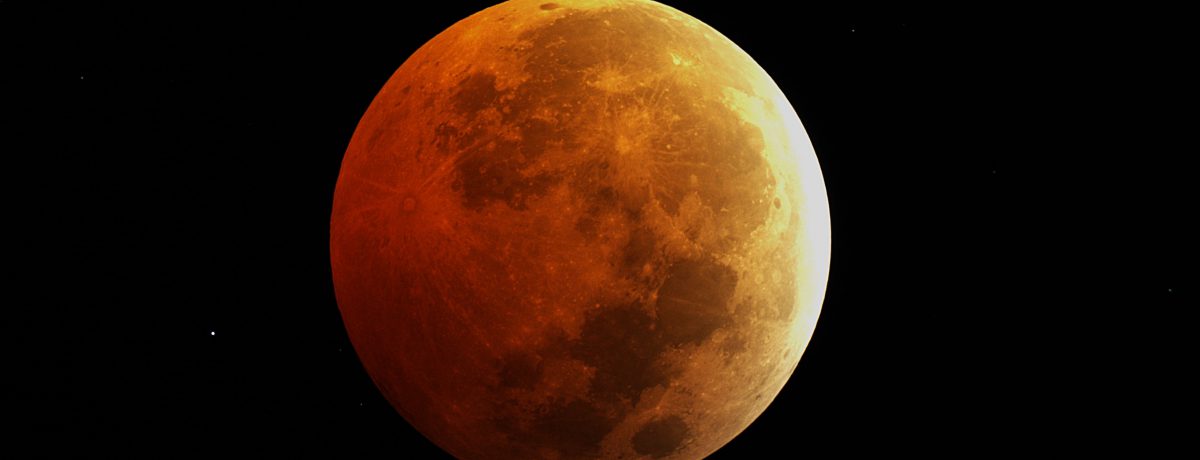 Hoy martes 3 de marzo la «Luna de Sangre» alcanza su fase de totalidad, ofreciendo un espectáculo astronómico de tonalidades rojizas en alta resolución. El fenómeno coincide con una jornada [&hellip;]