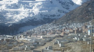 Situada a 5.100 msnm en los Andes peruanos, «La Rinconada» es la ciudad más alta del mundo y un enclave minero de oro. Cerca de 30.000 personas subsisten allí bajo [&hellip;]