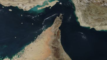 El estrecho de Ormuz permanece  cerrado bajo el control de Irán, quien advirtió  que el tráfico marítimo en la zona «no volverá a ser como antes de la guerra». &nbsp;