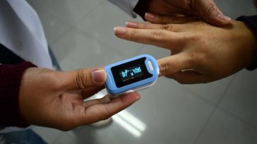 El pulsioxímetro Robin Prieto El pulsioxímetro es un dispositivo fundamental en la medicina moderna que permite medir la saturación de oxígeno en la sangre (SpO₂) de forma continua y no [&hellip;]