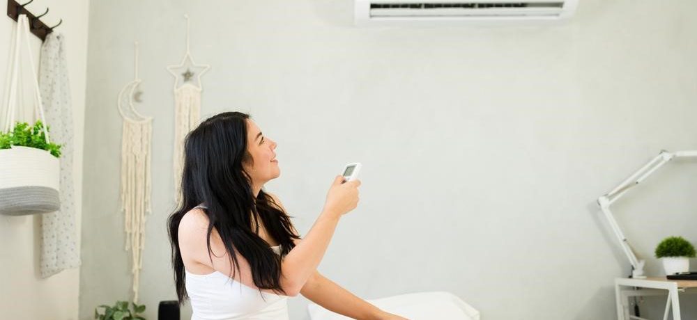 Shutterstock Elegir un equipo de climatización sin conocer la capacidad adecuada puede convertirse en un problema costoso. Conocer cuántos BTU necesito para enfriar un cuarto es esencial. Un aire acondicionado [&hellip;]