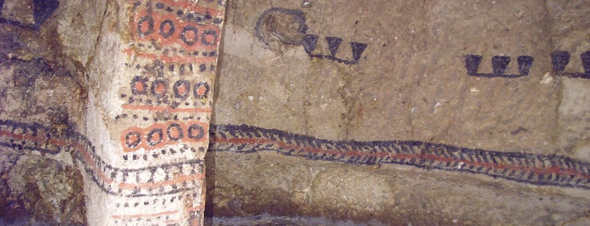 Tierradentro alberga monumentales hipogeos precolombinos tallados en roca volcánica a profundidades de hasta nueve metros, cuya arquitectura subterránea recrea el interior de las viviendas prehispánicas. Estas cámaras funerarias destacan por [&hellip;]