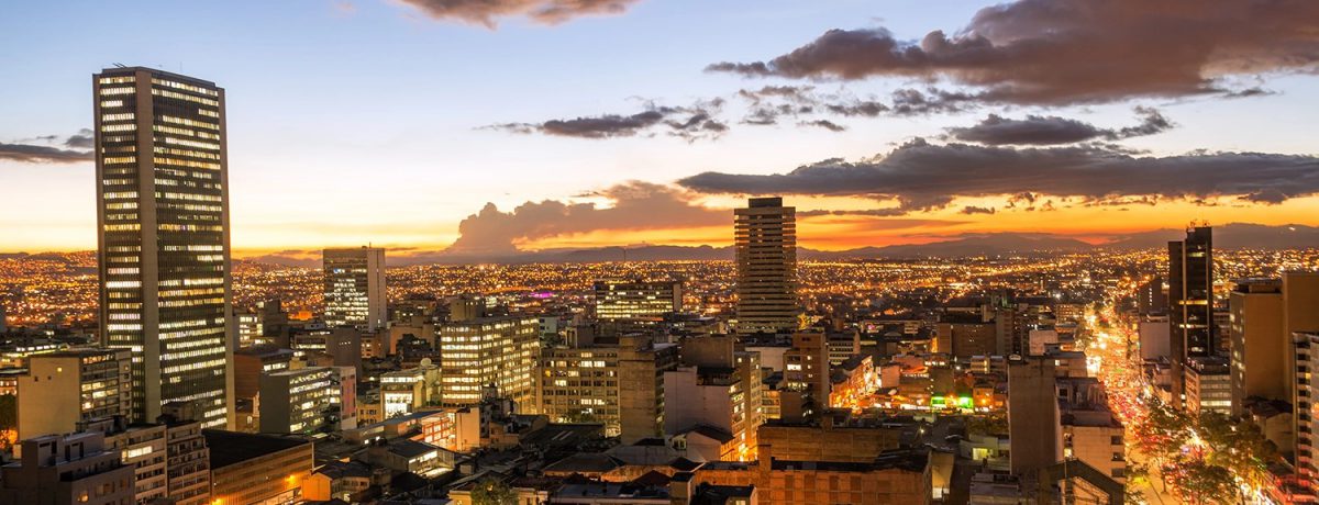Usaquén es un rincón encantador al norte de Bogotá donde la arquitectura colonial y las calles empedradas se mezclan con el desarrollo empresarial  y centros comerciales de vanguardia.