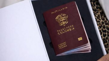Colombia consolidó un nuevo modelo de pasaportes a diez años que recupera la soberanía tecnológica del Estado y garantiza la seguridad de los datos ciudadanos. El documento integra tecnología de [&hellip;]