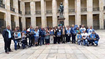Al reivindicar su propia historia como víctima, Iván Cepeda consolidó una identidad política con las regiones que trasciende la representación formal. Este respaldo convierte a las curules de paz en [&hellip;]