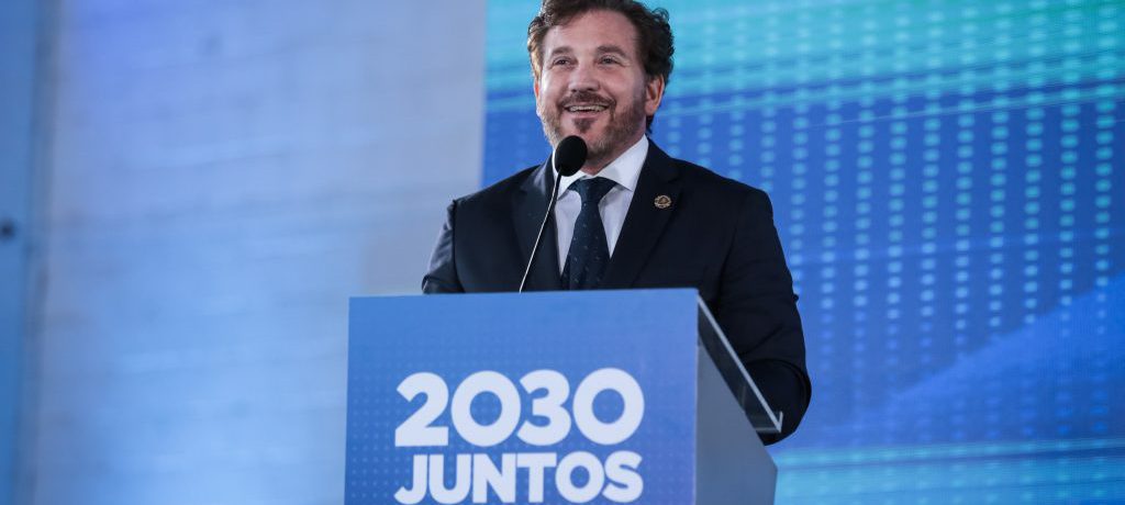 Alejandro Domínguez, de la Confederación Sudamericana de Fútbol («Conmebol») y vicepresidente de la Federación Internacional de Fútbol Asociación («FIFA») &nbsp; &nbsp; Nueva York Primicia Diario Un reportaje de investigación publicado [&hellip;]