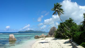 Las Seychelles son un majestuoso archipiélago de 115 islas en el océano Índico que destaca como el Estado soberano menos poblado de África. Su territorio es un referente mundial de [&hellip;]