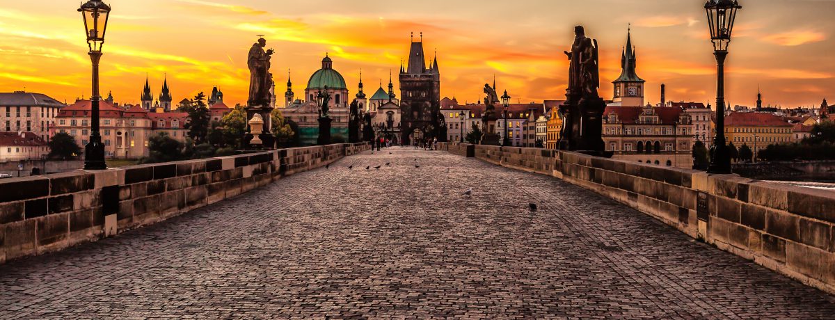 Praga parece extraída de un cuento de hadas. Es una de las pocas ciudades europeas que sobrevivió casi intacta a las guerras mundiales, lo que permite apreciar una mezcla perfecta [&hellip;]