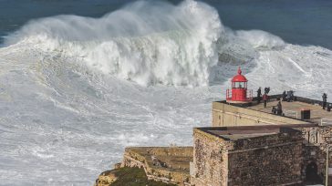 Esta gigantesca fosa actúa como un embudo que canaliza la energía de las tormentas y la eleva hasta crear colosales montañas de agua.