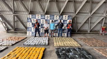 La Armada Nacional  incauta más de 5,8 toneladas de drogas en el Pacífico.la droga era de la Junta Directiva del narctofráfico.  5.8 toneladas de clorhidrato de cocaína decomicadas, los narcos [&hellip;]