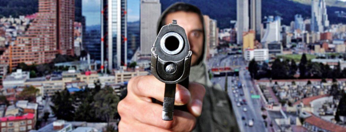 Caminar, trabajar o vivir en los barrios de Bogotá se convirtió en una ruleta rusa por culpa de los atracos y extorsiones que tienen arrinconada a la ciudadanía. Frente a [&hellip;]