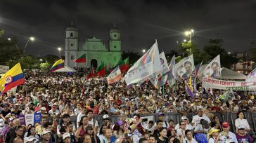 Aida Quilcué e Iván Cepeda consolidan su campaña con plazas llenas en un recorrido nacional que contrasta con el estancamiento de sus contendientes. Según analistas, mientras la fórmula de izquierda [&hellip;]