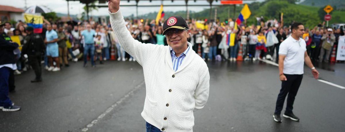 Esta visita presidencial reafirma el enfoque del Gobierno Nacional hacia la infraestructura con sentido social, buscando que las grandes obras de ingeniería de la Cordillera Central no aíslen a las [&hellip;]