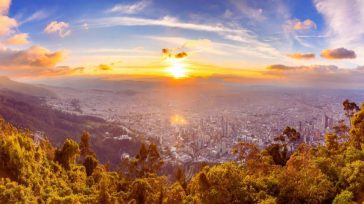 Bogotá amaneció y se vistió con un sol radiante, majestuoso, que hace mucho tiempo no se sentía con tanta intensidad en la sabana. &nbsp; &nbsp; Julián Orozco Bogotá D.C. La [&hellip;]