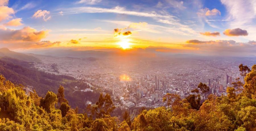 Bogotá amaneció y se vistió con un sol radiante, majestuoso, que hace mucho tiempo no se sentía con tanta intensidad en la sabana. &nbsp; &nbsp; Julián Orozco Bogotá D.C. La [&hellip;]
