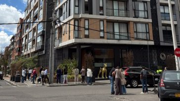 Un rumor infundado lanzado en el barrio Chicó Navarra desató un violento intento de linchamiento vecinal contra un ciudadano inocente. Posteriores investigaciones judiciales demostraron la inexistencia del delito, transformando a [&hellip;]