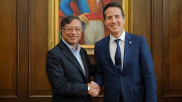 El presididente Gustavo Petro, con el senador estadounidense por el Partido Republicano, Bernie Moreno. &nbsp; &nbsp; Armando Melèndez Polìtica El tablero político y diplomático que une a Bogotá con Washington [&hellip;]