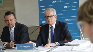 El general en retiro Mario Montoya Uribe, junto a su abogado nuevamente frente a la JEP &nbsp; &nbsp; Rafael Camargo Vásquez Judicial La Sala de Reconocimiento de Verdad y Responsabilidad [&hellip;]