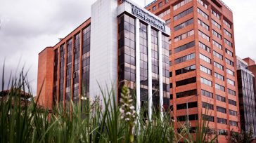 Tras la medida cautelar de la Supersalud por fallas en el servicio del Magisterio, la Fiduprevisora aclaró que el requerimiento busca optimizar el Fomag y que sus operaciones financieras continúan [&hellip;]