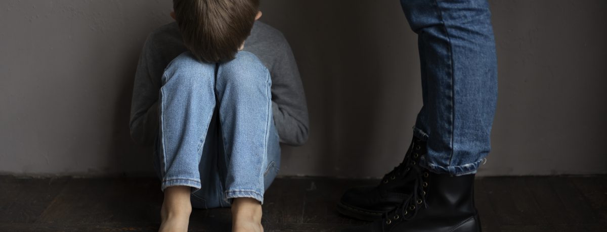 La frontera entre el conflicto y el maltrato se define por la frecuencia, intensidad y daño, donde los golpes y amenazas basados en el miedo nunca deben normalizarse. El «ciclo [&hellip;]