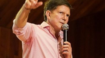 Wilson Ruiz Orejuela. El exministro de Justicia ha vuelto a convertirse en el blanco de las estructuras criminales que, desde las sombras del narcotráfico, pretenden dictar el destino de Colombia. [&hellip;]