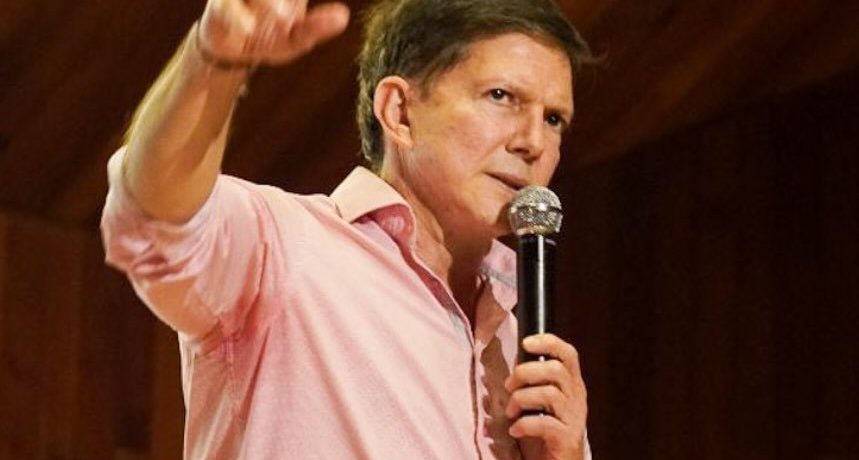 Wilson Ruiz Orejuela. El exministro de Justicia ha vuelto a convertirse en el blanco de las estructuras criminales que, desde las sombras del narcotráfico, pretenden dictar el destino de Colombia. [&hellip;]