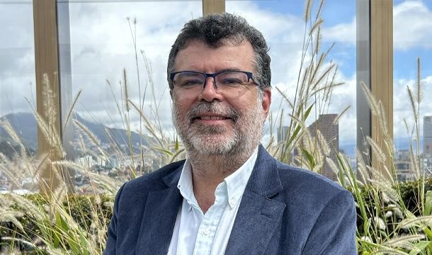 El experto Darío Hidalgo destacó las estrategias de Colombia para impulsar la movilidad sostenible mediante el enfoque «ASI» (evitar, cambiar y mejorar) y el apoyo gubernamental. Esto ha permitido consolidar [&hellip;]