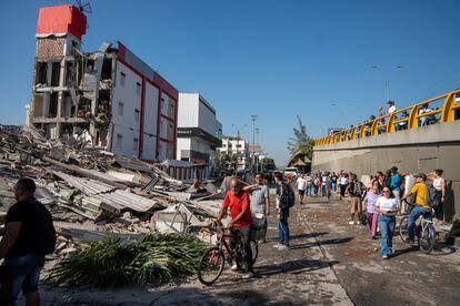 Un devastador terremoto de magnitud 7.4 sacudió el occidente de Colombia dejando más de un centenar de víctimas fatales e innumerables heridos. El epicentro en Chocó provocó graves colapsos de [&hellip;]