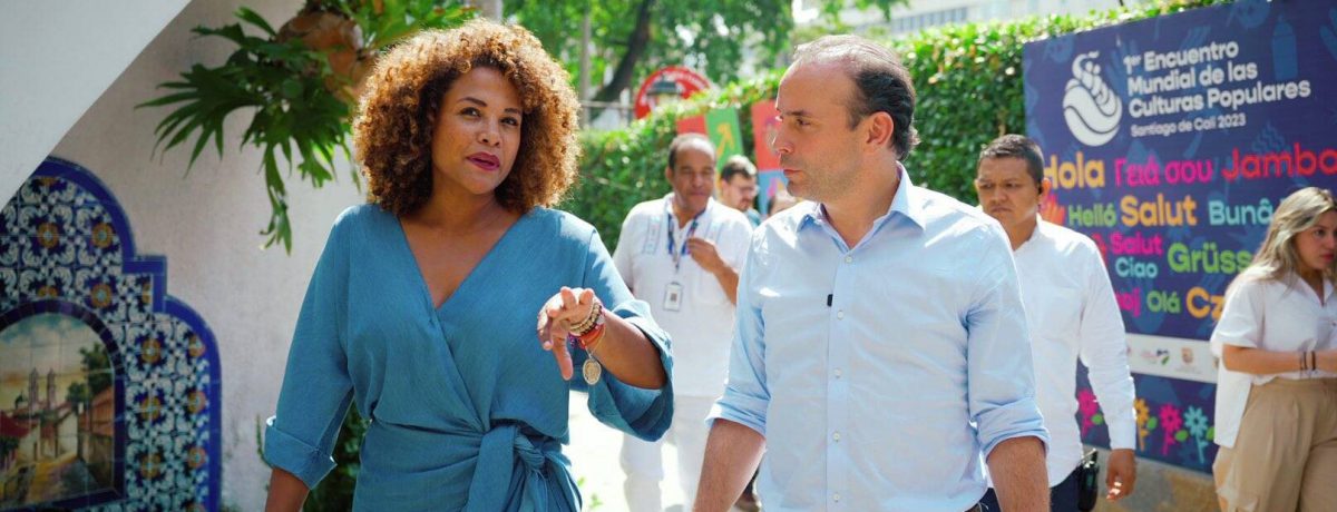 El alcalde  Alejandro Eder, viene promoviendo a Mabel Lara para que lo reemplace en la alcaldía de Cali.  Gustavo Álvarez Gardeazábal El alcalde Eder pareciera que llegó a la alcaldía  [&hellip;]